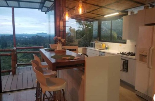Rionegro House | Gorgeous Secluded Cabin 6 Min to Rio Negro Airport