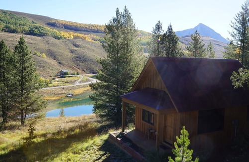 Crested Butte House | Gorgeous setting! Hot Tub, Close to town with private Lake