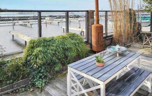 Loosdrecht Boat Rental | Gorgeous Ship In Loosdrecht With Wifi
