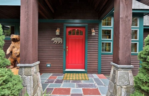 Ludlow House | Gorgeous Solitude Home with Direct Ski Access and Hot Tub