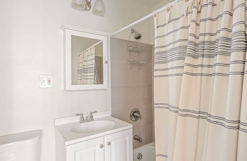 South Boston Apartment | Gorgeous South Boston Studio nr Restaurants, by Blueground