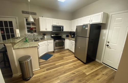 Charlotte House | Gorgeous spacious manor house close to UNCC and uptown Charlotte