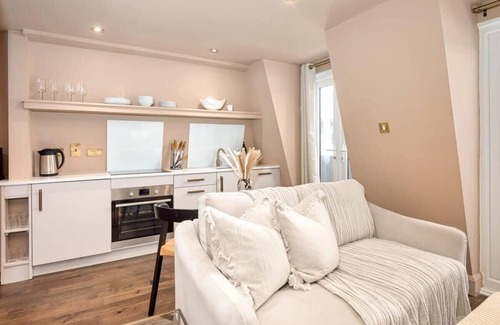 Abbey Road Apartment | Gorgeous St John's Wood Apartment with Terrace