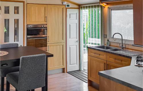 Tzummarum Other | Gorgeous Stacaravan In Tzummarum