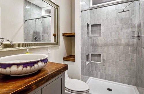 Downtown Baltimore Apartment | Gorgeous Studio Apt. In Historic Chapel w/Parking