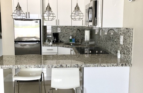 Lauderdale-by-the-Sea Apartment | Gorgeous studio steps from the sand