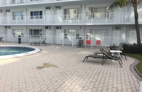 Lauderdale-by-the-Sea Apartment | Gorgeous studio steps from the sand
