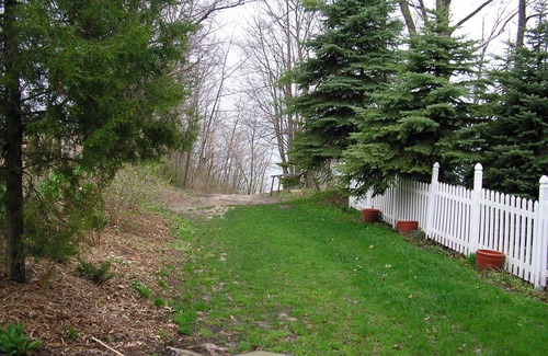 Fennville Cottage | Gorgeous sunsets, short walk to beach access