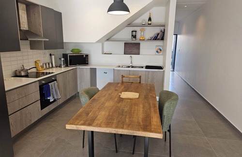 Cape Town House | Gorgeous & tasteful La Serena Magnifique family home close to Big Bay beach
