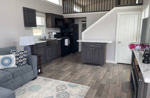 Kerens House | Gorgeous Tiny Home in Peninsula Point Richland Chambers Lake -- Lake Life