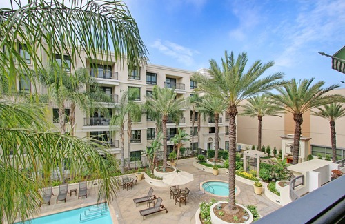 Downtown Condo | Gorgeous TOP floor corner 2Bedroom/2bath condo Americana at Brand!