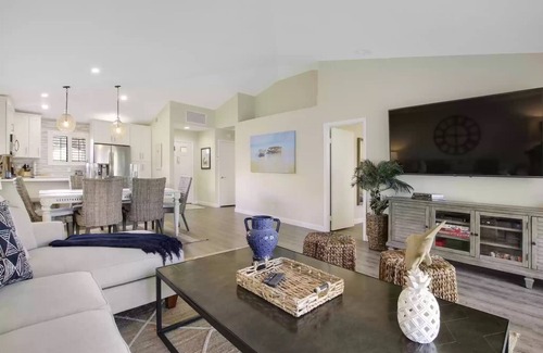 Palm Beach Gardens House | Gorgeous Townhome in the Heart of PGA National Resort & Spa w/Private Entrance
