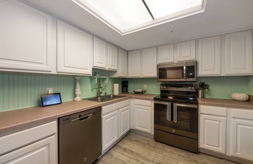 Port Canaveral House | Gorgeous Townhome Only One Block From The Beach And 45min To Orlando Attractions