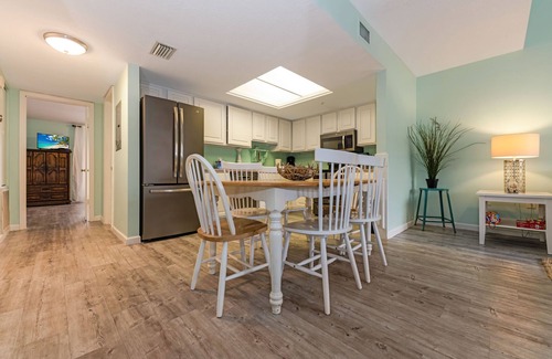 Port Canaveral House | Gorgeous Townhome Only One Block From The Beach And 45min To Orlando Attractions