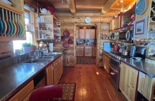 Helena House | Gorgeous Unique log home at Canyon Ferry Lake - Pet Friendly!
