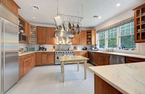 Wainscott House | Gorgeous East Hampton home close to the beach!