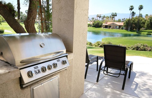 Palm Desert Condo | Gorgeous View! Golf Course Island green w/ Mountains & Water
