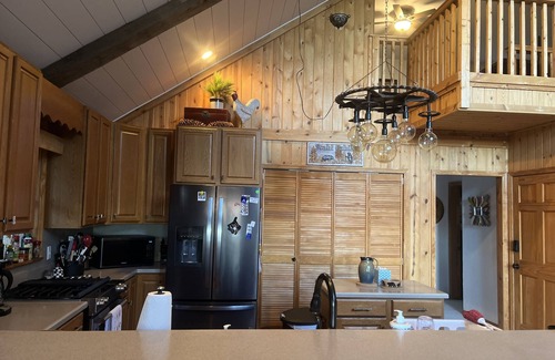 Dillard House | GORGEOUS VIEW, private! Bring your friends; pool, pickleball/tennis; FIREPIT