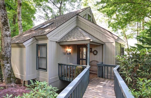 Lake Toxaway Cottage | Gorgeous views and easy access to Lake Toxaway, NC's Largest Private Lake.