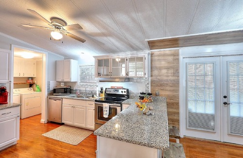 Lake Oconee House | Gorgeous views, deep water, game room