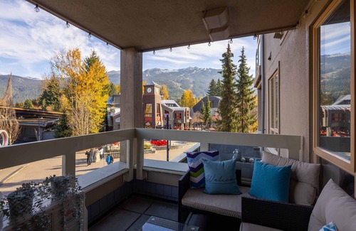 Whistler Condo | Gorgeous views in the middle of it all. New Reno. 5mins to lifts