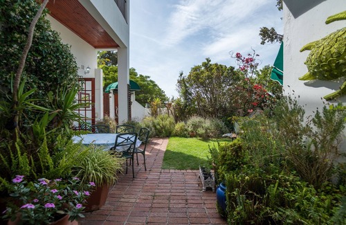 Camps Bay Villa | Gorgeous villa 1 minute from beach and restaurants, 4 bedrooms all en-suite