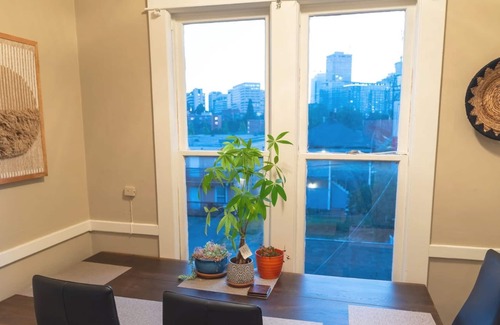 Minor Apartment | Gorgeous Vintage 1BR Apt | Wifi | Walk Everywhere!