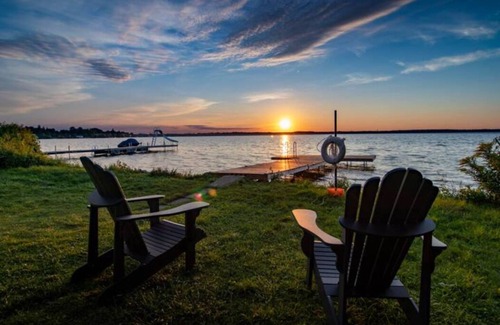 Scugog Cottage | Gorgeous Waterfront Cottage 1 Hour from Toronto