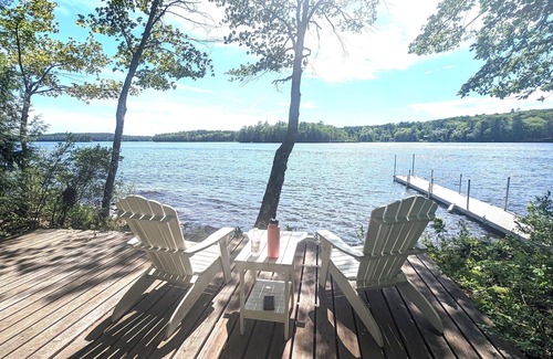 Nobleboro House | Gorgeous Waterfront& Yard on Damariscotta Lake with an Amazing Home