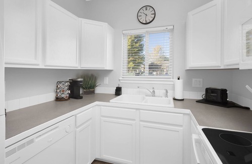Windsor House | Gorgeous Windsor Lake Townhome - 2 Bed, 1 1/2 Bath