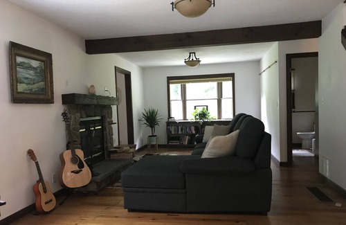 Brookline House | Gorgeous Winter Retreat next to Babbling Brook and Ski Resorts - SLEEPS 4-6!!