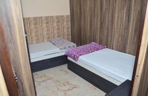 Kolkata House | Goroomgo Dev Guest House Howrah, Kolkata