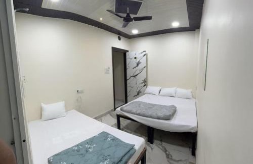 Ujjain Hotel | Goroomgo Hotel Winter Ujjain