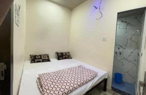 Ujjain Hotel | Goroomgo Hotel Winter Ujjain