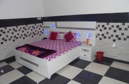Meerut Hotel | Goroomgo Labh Mahal Meerut
