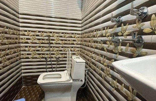 Ayodhya Hotel | Goroomgo Raghunandan Guest House Ayodhya