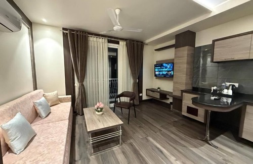 Mahmoorganj Hotel | Goroomgo The Coco Cabana Varanasi