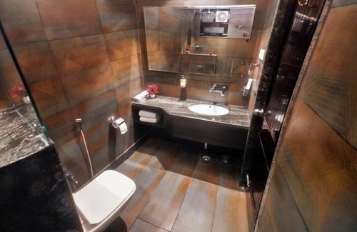 Mahmoorganj Hotel | Goroomgo The Coco Cabana Varanasi