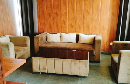 Kuthar Hotel | Goroomgo Treeiose Resort Baddi