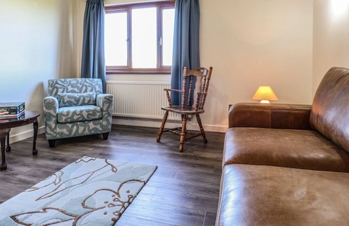 Newport Cottage | GORWELFA, family friendly, with a garden in Newport, Pembrokeshire