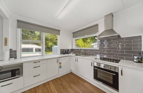 Turangi House | Gosling Cottage - Tūrangi Holiday Home
