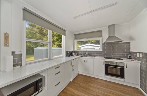 Turangi House | Gosling Cottage - Tūrangi Holiday Home