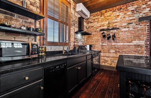 Downtown Apartment | Gotham by Knight. Historic Downtown Loft