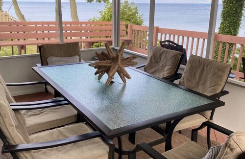 Geneva-on-the-Lake House | GOTL Strip - Private Beach - Lake Erie Views- Sunset Vacation Rentals