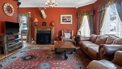 Leadville House | Governor's Mansion Guest Suites For Big Groups