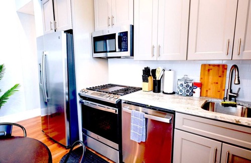 Treme Apartment | Governors Apartment - 2 bedroom - Steps to FQ - Historic Getaways