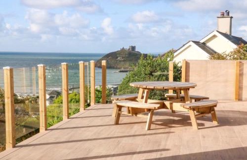 Criccieth House | Gowan Brae