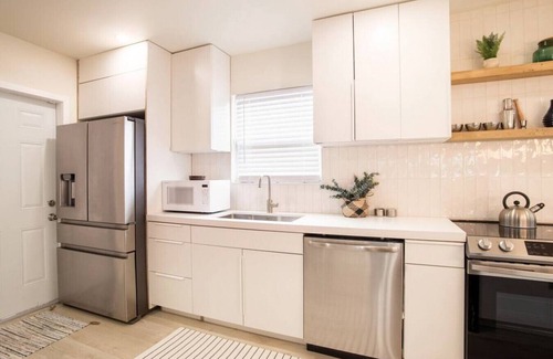Middle River Terrace House | Gq · The “GQ”- Golf/hot tub/arcade/near downtown!