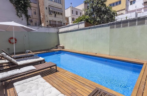 la Vila de Gracia Apartment | Gràcia: Private Terrace & Pool, sleeps 6