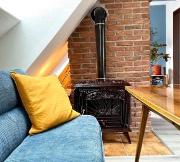 Prag Apartment | Grüner Wohnen im Alten Schulhaus